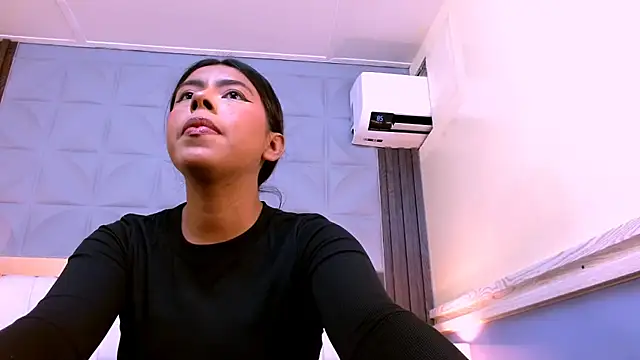 VeronicaRobles online show from 24, 10, 2025