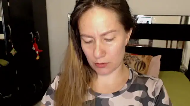 Snapshot of CATRINA-83 chatting on 4, 2, 2026 CATRINA-83 online show from 4, 2, 2026