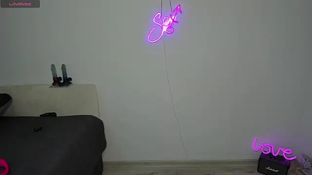 Snapshot of Bitch_Coin chatting on 17, 10, 2025 Bitch Coin online show from 17, 10, 2025