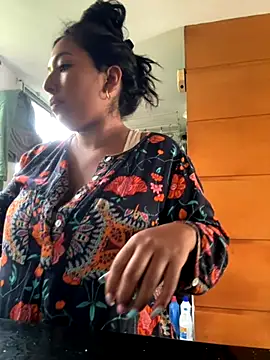 emmyjhonson07 online show from 3, 11, 2025