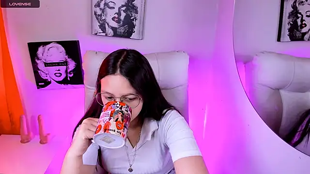 SamanthaRoldaan online show from 15, 3, 2026