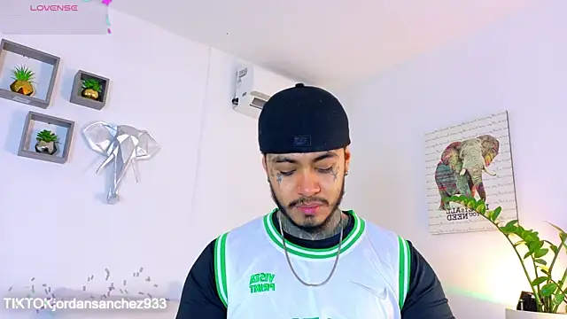 JordanSmiith  online show from 28, 2, 2026