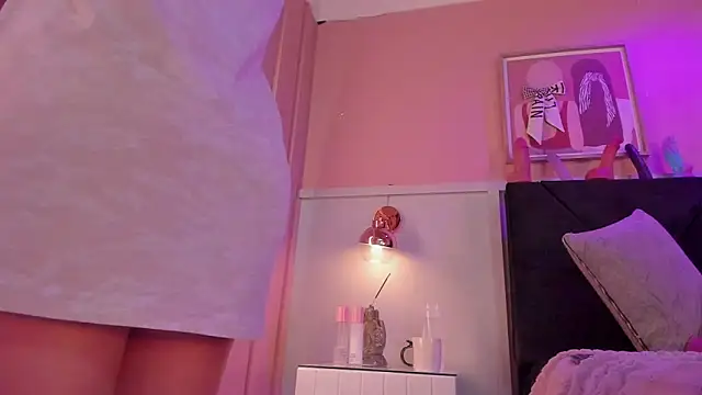 chloe watson  online show from 29, 11, 2025