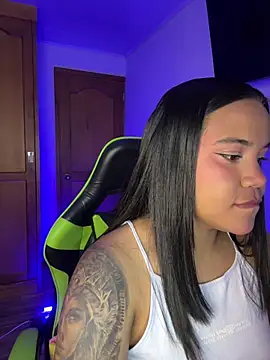 leila 22 online show from 4, 4, 2026