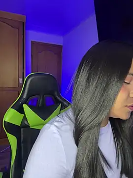 leila 22 online show from 20, 4, 2026