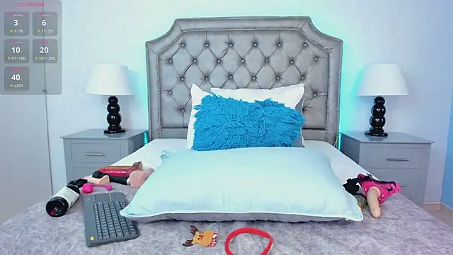 Snapshot of AdelaBrown chatting on 12, 12, 2024 AdelaBrown online show from 12, 12, 2024