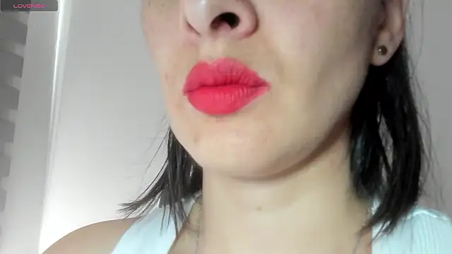 queen fetish online show from 3, 2, 2026