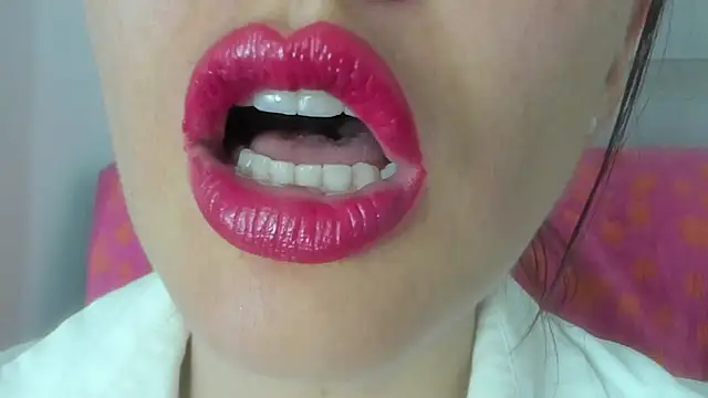 Snapshot of queen_fetish chatting on 4, 7, 2026 queen fetish online show from 4, 7, 2026