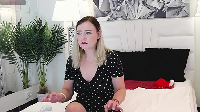 Snapshot of BarbieeAnn chatting on 16, 12, 2024 BarbieeAnn online show from 16, 12, 2024