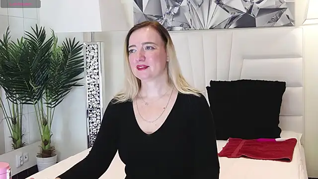 Snapshot of BarbieeAnn chatting on 27, 12, 2024 BarbieeAnn online show from 27, 12, 2024