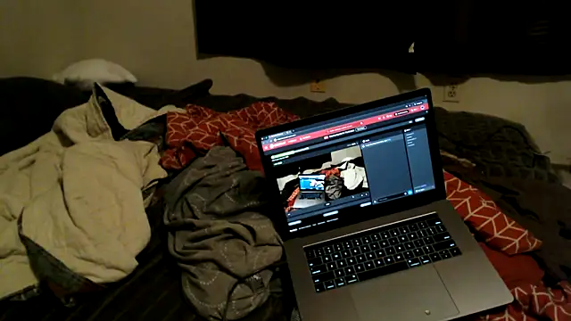 CreamyAustin online show from 17, 12, 2025