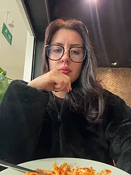 Snapshot of EmaSaenz chatting on 15, 10, 2025 EmaSaenz online show from 15, 10, 2025