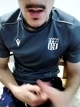 Snapshot of Zoro_23cm chatting on 18, 11, 2025 Zoro 23cm online show from 18, 11, 2025