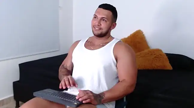 Snapshot of frank_myles chatting on 18, 2, 2025 frank myles online show from 18, 2, 2025