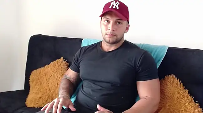 Snapshot of frank_myles chatting on 24, 2, 2025 frank myles online show from 24, 2, 2025