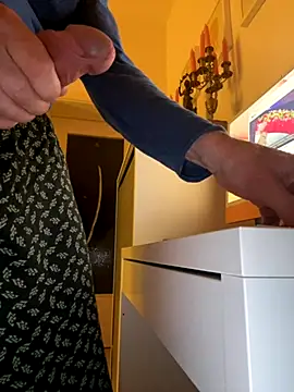 Snapshot of Frank22xx chatting on 18, 10, 2025 Frank22xx online show from 18, 10, 2025