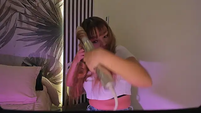 Samaantha-White online show from 13, 2, 2026