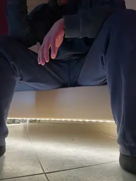 Snapshot of Bennyben8604 chatting on 8, 12, 2024 Bennyben8604 online show from 8, 12, 2024