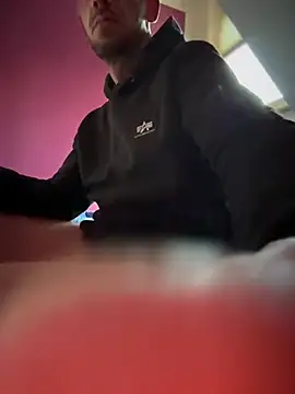 Snapshot of Bennyben8604 chatting on 3, 3, 2025 Bennyben8604 online show from 3, 3, 2025