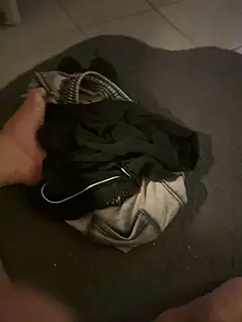 Bennyben8604 online show from 15, 4, 2026