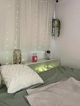 Amelia Rouse online show from 25, 3, 2026