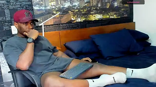 Snapshot of thomas_santtos1 chatting on 14, 2, 2025 thomas santtos1 online show from 14, 2, 2025