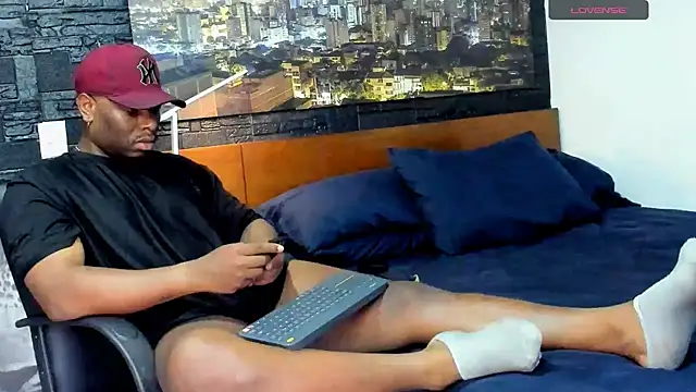Snapshot of thomas_santtos1 chatting on 19, 3, 2025 thomas santtos1 online show from 19, 3, 2025