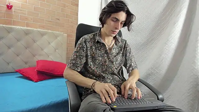 MIKE HUNTER7 online show from 5, 2, 2025