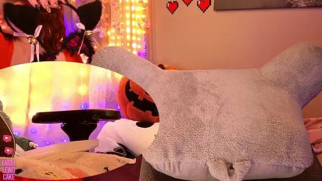 Angel-Lewd-Cake online show from 11, 1, 2026