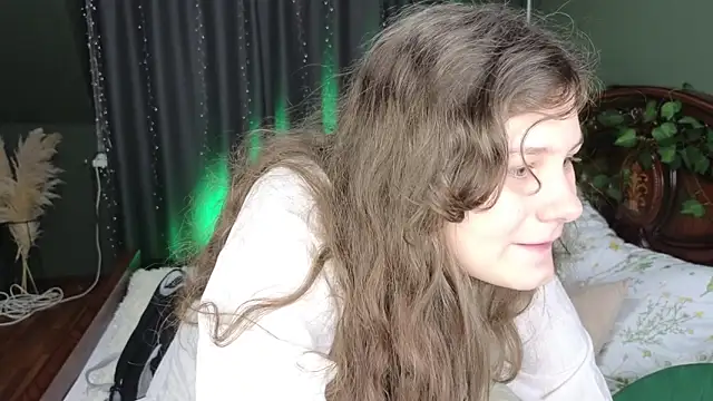 Snapshot of Charlotte_wow chatting on 4, 12, 2025 Charlotte wow online show from 4, 12, 2025