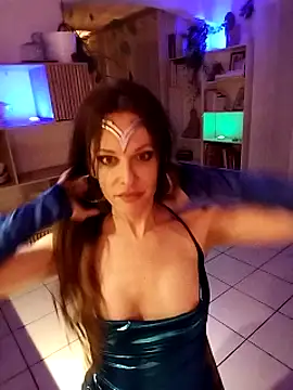 Snapshot of Luna_Kitanna chatting on 2, 2, 2025 Luna Kitanna online show from 2, 2, 2025