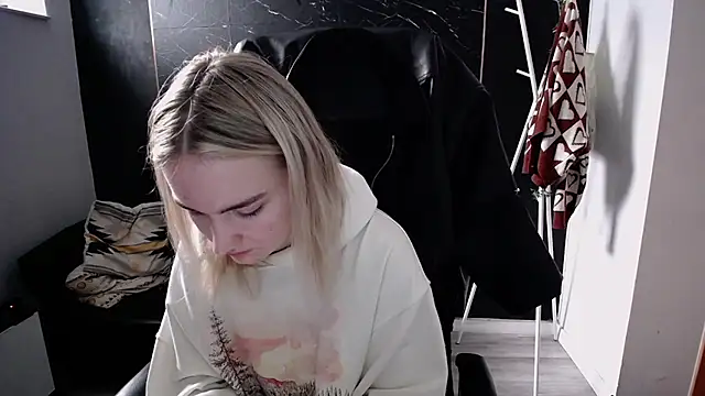 viktoria lovely online show from 11, 11, 2025