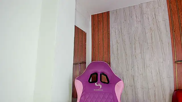 Alika01 online show from 4, 10, 2025