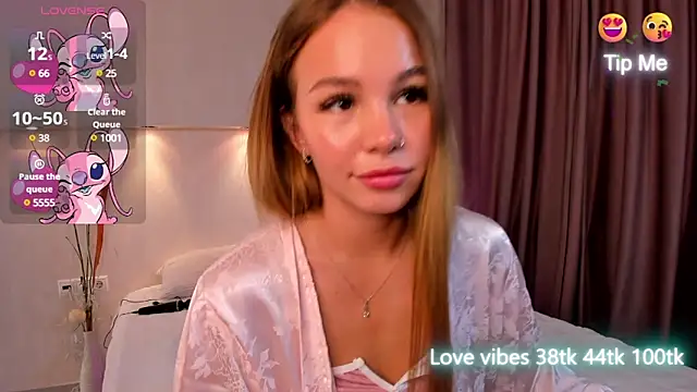 Snapshot of Tracy-Taylor chatting on 1, 3, 2025 Tracy-Taylor online show from 1, 3, 2025