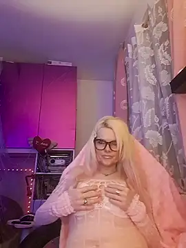 Snapshot of Angeldevilus chatting on 6, 2, 2025 Angeldevilus online show from 6, 2, 2025