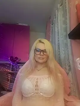 Snapshot of Angeldevilus chatting on 10, 2, 2025 Angeldevilus online show from 10, 2, 2025