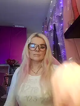 Snapshot of Angeldevilus chatting on 2, 3, 2025 Angeldevilus online show from 2, 3, 2025