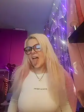 Snapshot of Angeldevilus chatting on 3, 3, 2025 Angeldevilus online show from 3, 3, 2025