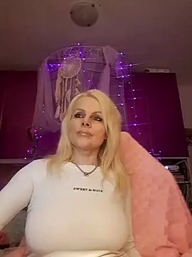 Snapshot of Angeldevilus chatting on 19, 10, 2025 Angeldevilus online show from 19, 10, 2025