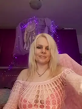 Snapshot of Angeldevilus chatting on 20, 10, 2025 Angeldevilus online show from 20, 10, 2025