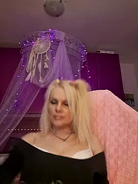 Snapshot of Angeldevilus chatting on 28, 10, 2025 Angeldevilus online show from 28, 10, 2025