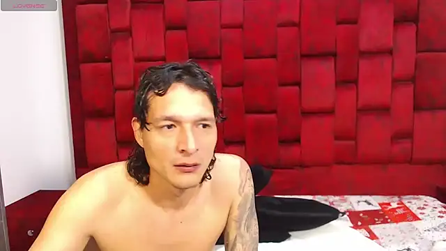 Couple No Limits online show from 4, 11, 2025