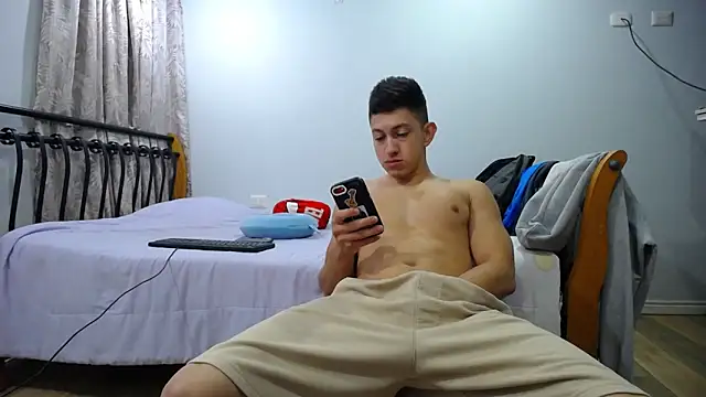 Snapshot of Iam_yourbabyprincess_XD chatting on 11, 2, 2025 Iam yourbabyprincess XD online show from 11, 2, 2025