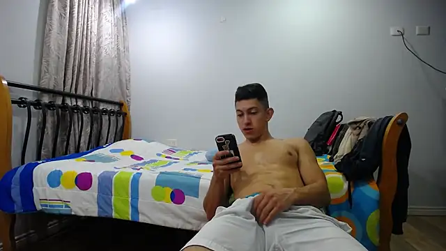 Snapshot of Iam_yourbabyprincess_XD chatting on 4, 3, 2025 Iam yourbabyprincess XD online show from 4, 3, 2025