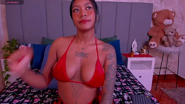 JulianaMiller online show from 5, 2, 2025