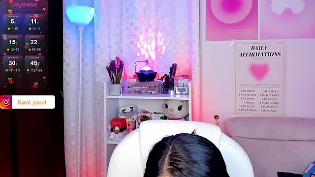 Snapshot of Hinataw33d01 chatting on 27, 12, 2024 Hinataw33d01 online show from 27, 12, 2024