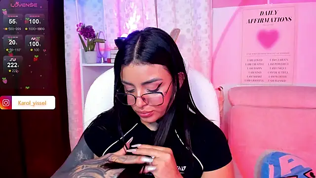 Snapshot of Hinataw33d01 chatting on 15, 2, 2025 Hinataw33d01 online show from 15, 2, 2025