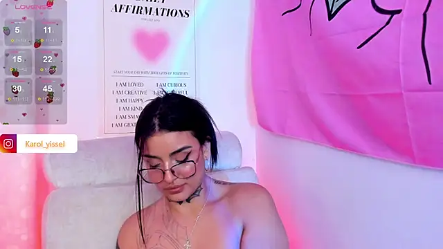 Snapshot of Hinataw33d01 chatting on 28, 2, 2025 Hinataw33d01 online show from 28, 2, 2025