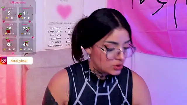 Snapshot of Hinataw33d01 chatting on 13, 3, 2025 Hinataw33d01 online show from 13, 3, 2025