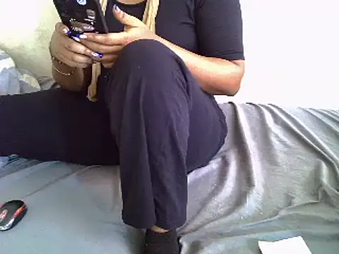 Snapshot of Crystal__Gee chatting on 12, 3, 2025 Crystal  Gee online show from 12, 3, 2025